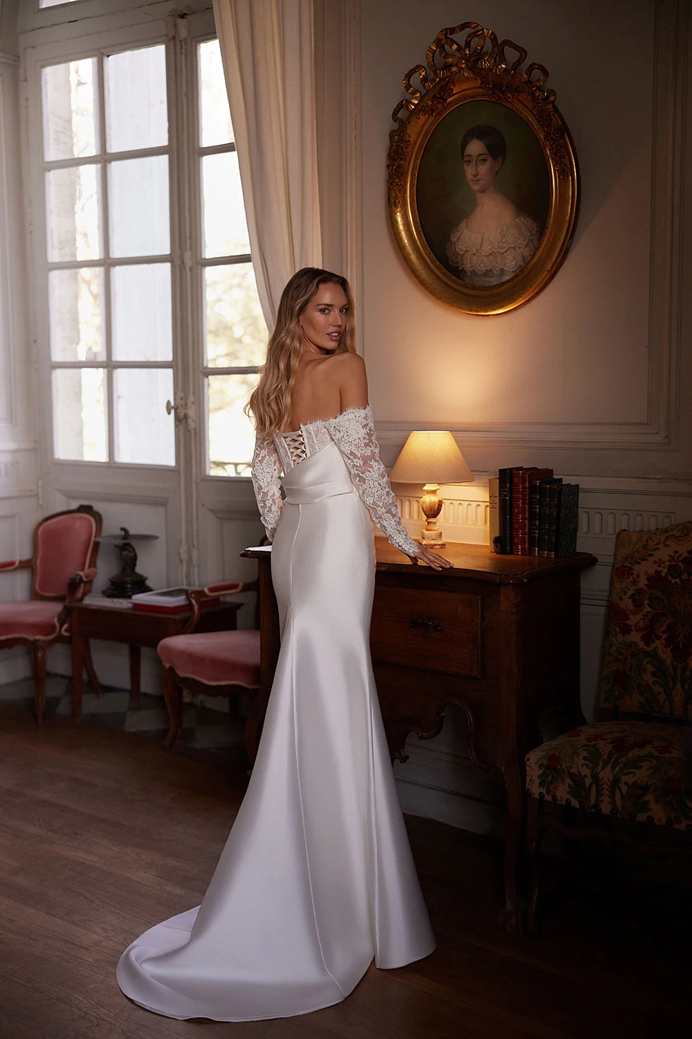 Elegant Long Sleeved Satin Women Wedding Dresses Off Shoulder Bridal Gowns Mopping Length Banquet Vestidos De Novias Customized