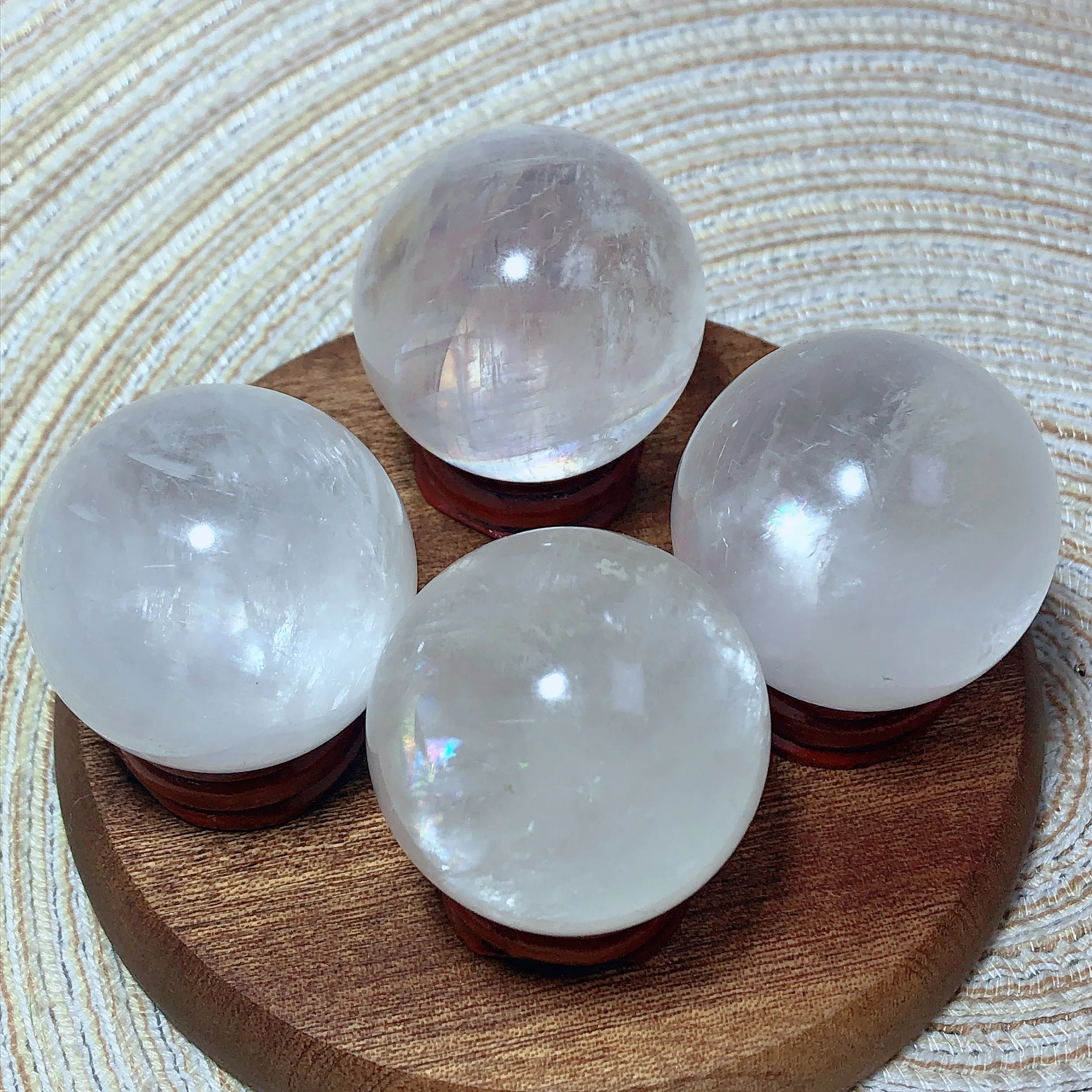 High Quality Healing Natural Crystals White Calcite Rainbow Sphere Ball Home Decorations Reiki Polished Room Decor Energy Gift