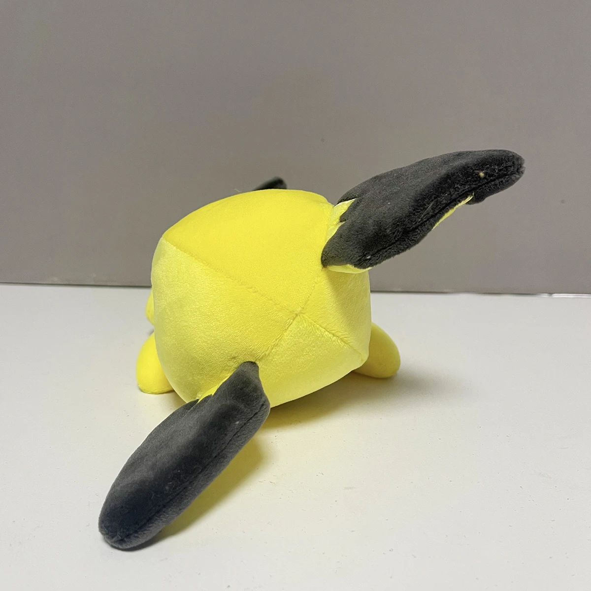 Pichu النوم أفخم محشوة الحيوان الرسوم المتحركة دمية لينة لطيف Pichu دمية هدايا عيد الميلاد