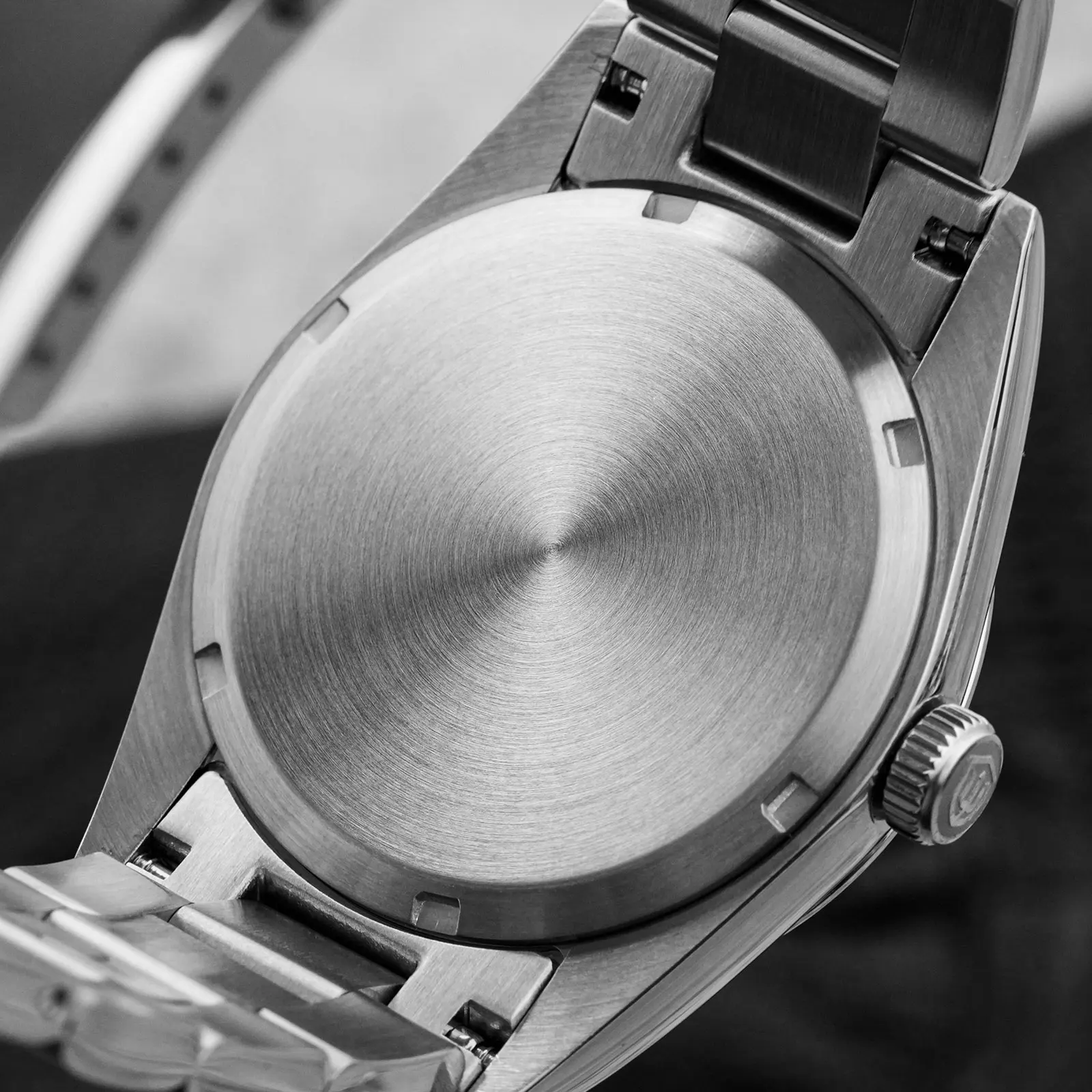 Watchdives WD1016 Quartz Watch 39mm VH31 Sweep Movemet Vintage Watch 100m Waterproof Sapphire Slim Case Luminous Watch with Box