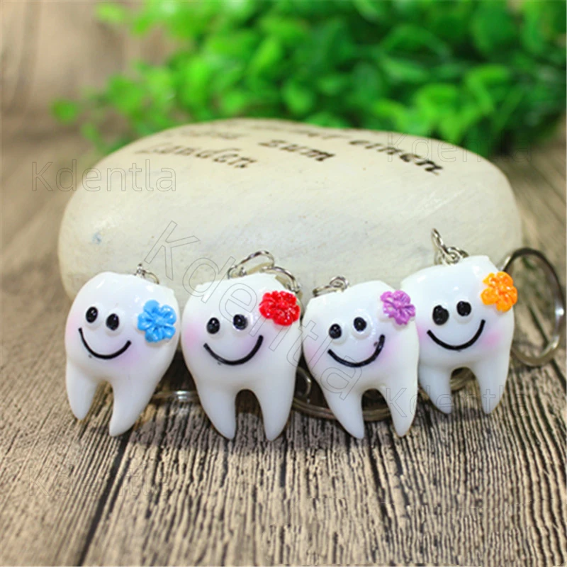 100pcs Cute Tooth Keychain Dental Clinic Gifts Pendant