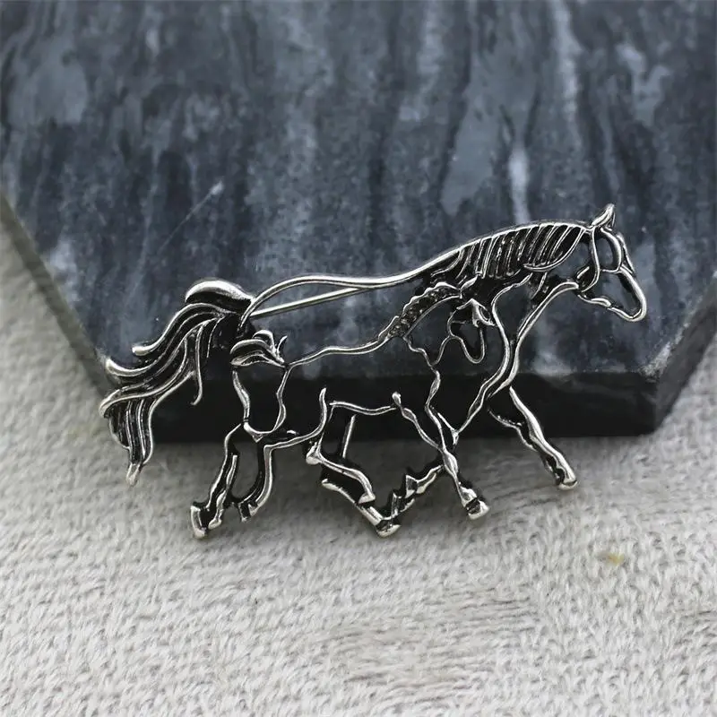 Fashion Antique Silver Openwork Alloy Horse Pony Brooch Animal Pin Brooch Unisex Corsage Badge Clothing Suit Jewelry Accessories