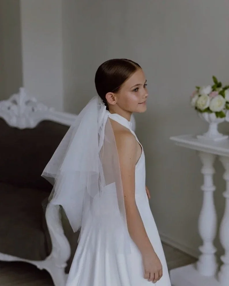 サテンベビーチュチュベビーガールズドレス、パーティーと結婚式用サテンフラワーガールドレス、ホルターブライズメイドガールウェディングドレス、アイボリー