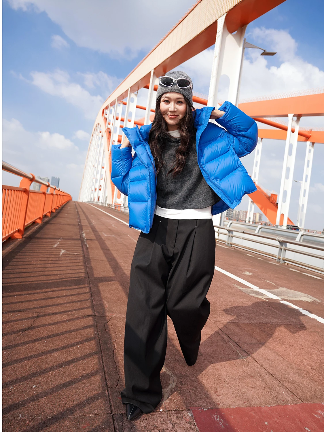 Koreańska kurtka puchowa damska, niebieska, bawełniana, ocieplana, luźny krój, ciepła, na co dzień, do noszenia na co dzień.