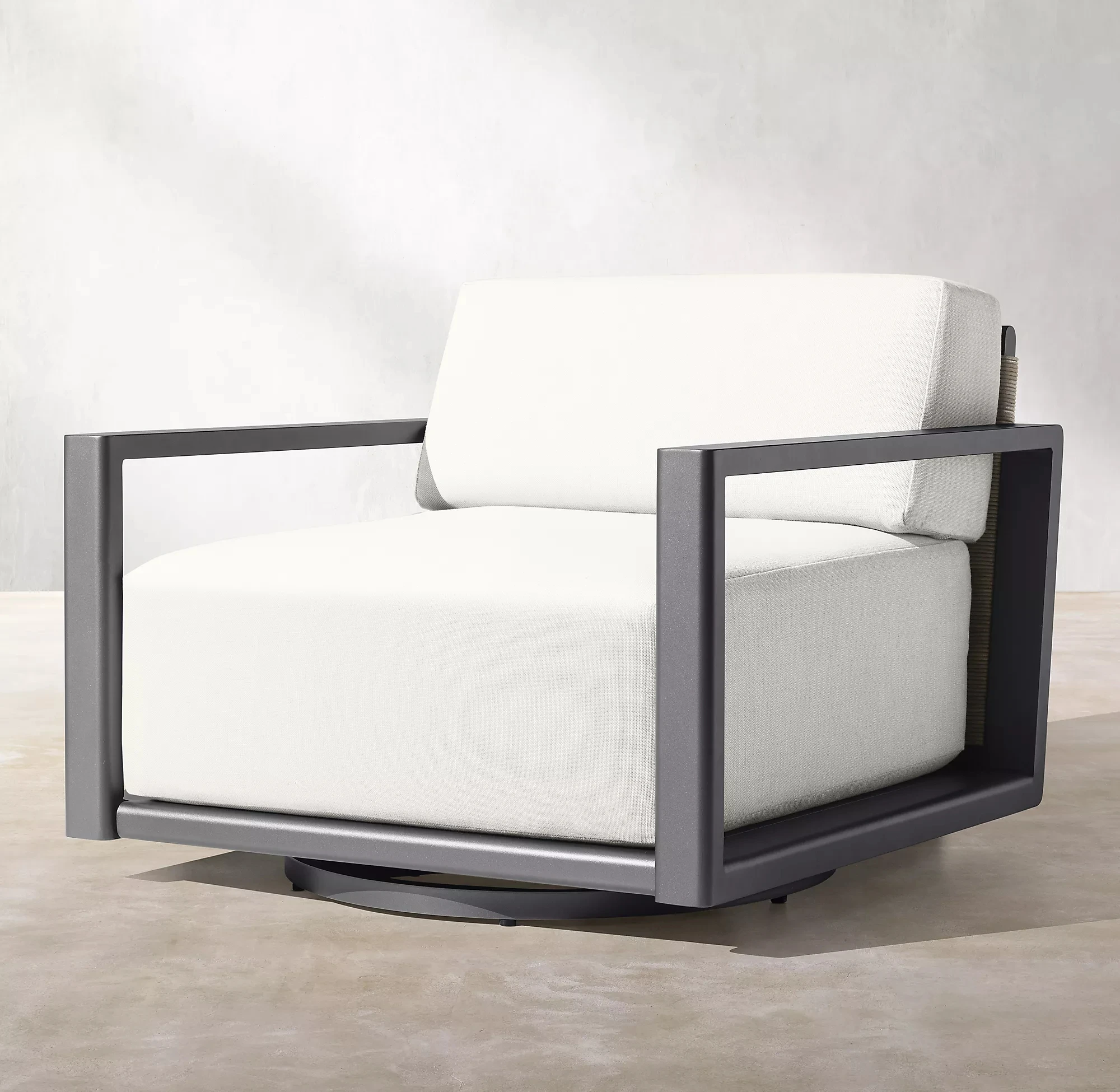 

Luxurious Swivel Lounge Chair with Cast Aluminum Outdoor Furniture for Park and School Balconies