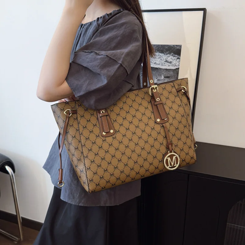 

‌2025 New Retro Printed Shoulder Bag - Women's Niche Design Handbag, Trendy & Versatile Tote Purse‌