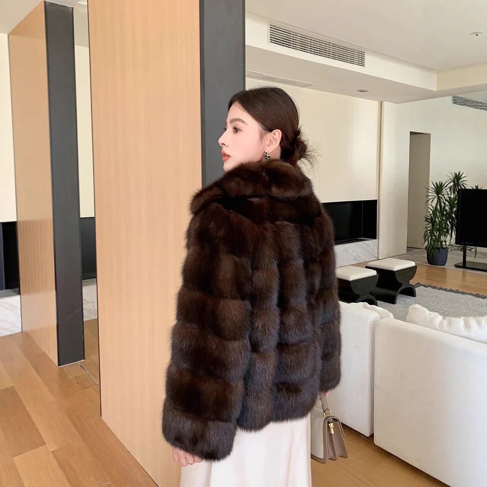 سترة نسائية شتوية من الفرو الاصطناعي لعام 2025 بياقة على شكل طية صدر السترة بنية عتيقة ملابس خارجية من الفرو المقلد للسيدات معطف فرو صديق للبيئة قصير متعدد الاستخدامات #4