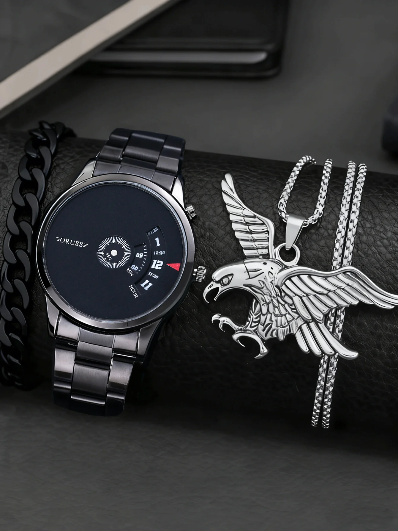 

Крутой и модный мужской комплект из трех частей со стальным ремешком