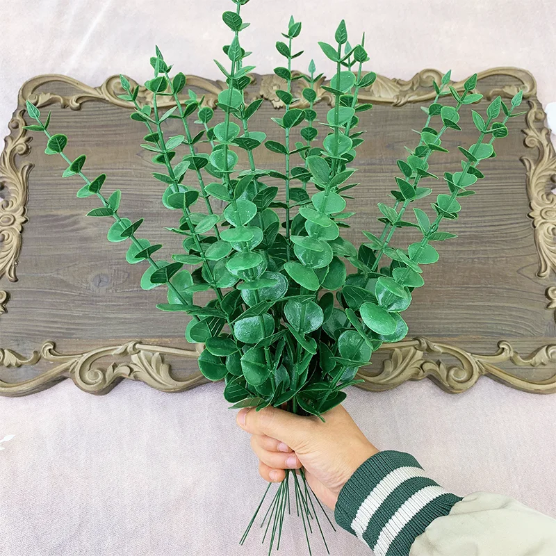 ورقة الأوكالبتوس الذهبية لديكور المنزل ، نباتات خضراء مزيفة ، مواد لترتيب حفلات الزفاف ، أبيض وأحمر ، دعامة الكريسماس ، A4036 ، 5 ، 10