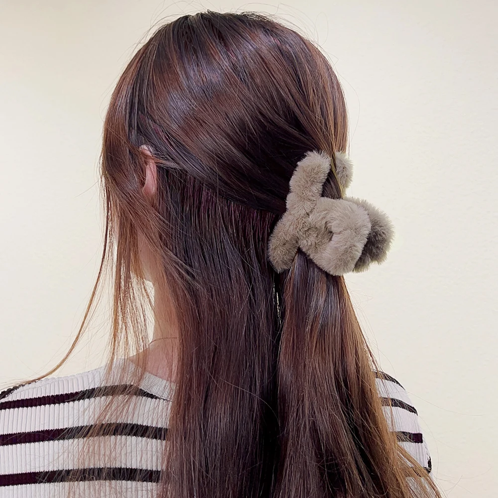 Winter Plush Hair Claw Elegant Acrylic Hairpins Faux Fur Hair Clip Barrette Crab Headwear for Women Girls Hair Accessories