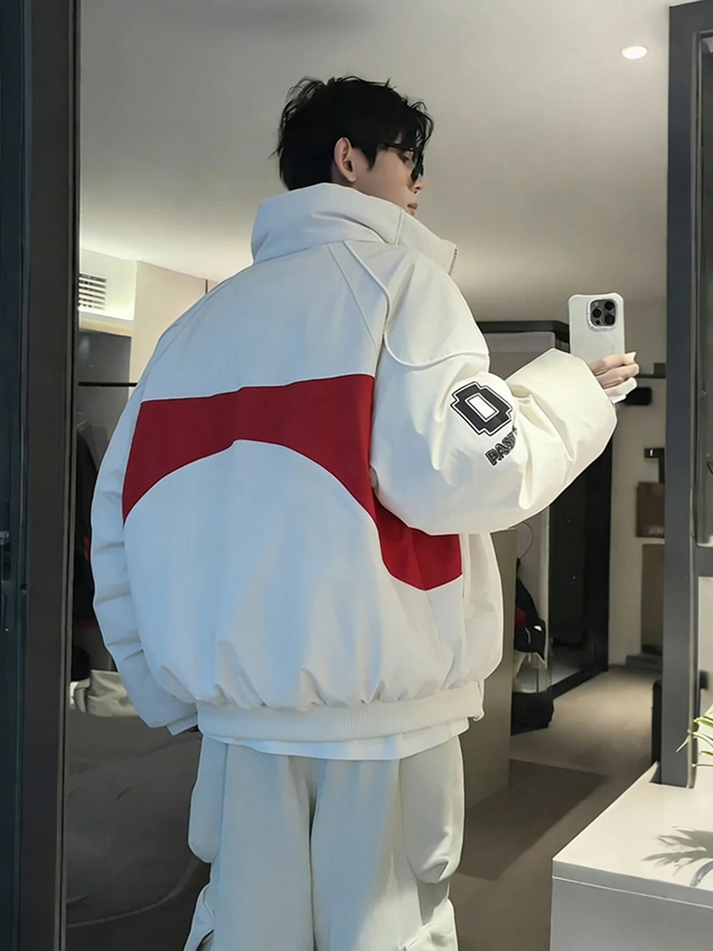 

Мужская зимняя куртка-пуховик с контрастным принтом в стиле пэчворк, американский уличный стиль, мотоциклетная куртка с воротником-стойкой, Haome Wor...