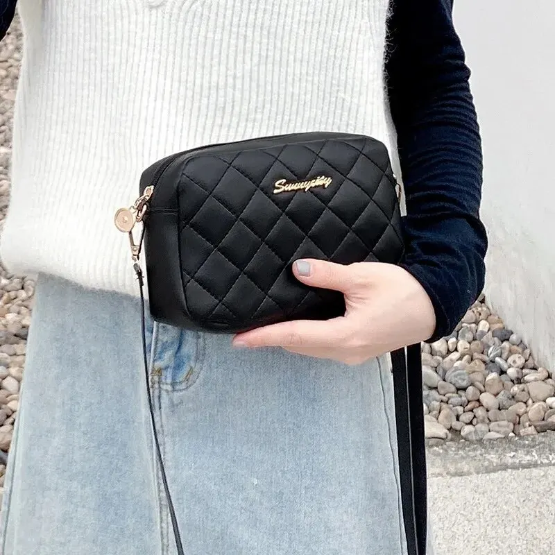 Moda mała torba listonoszka dla kobiet Trend marka projektant damska torba na ramię łańcuszek damska torba typu Crossbody damska torebka z uchwytem