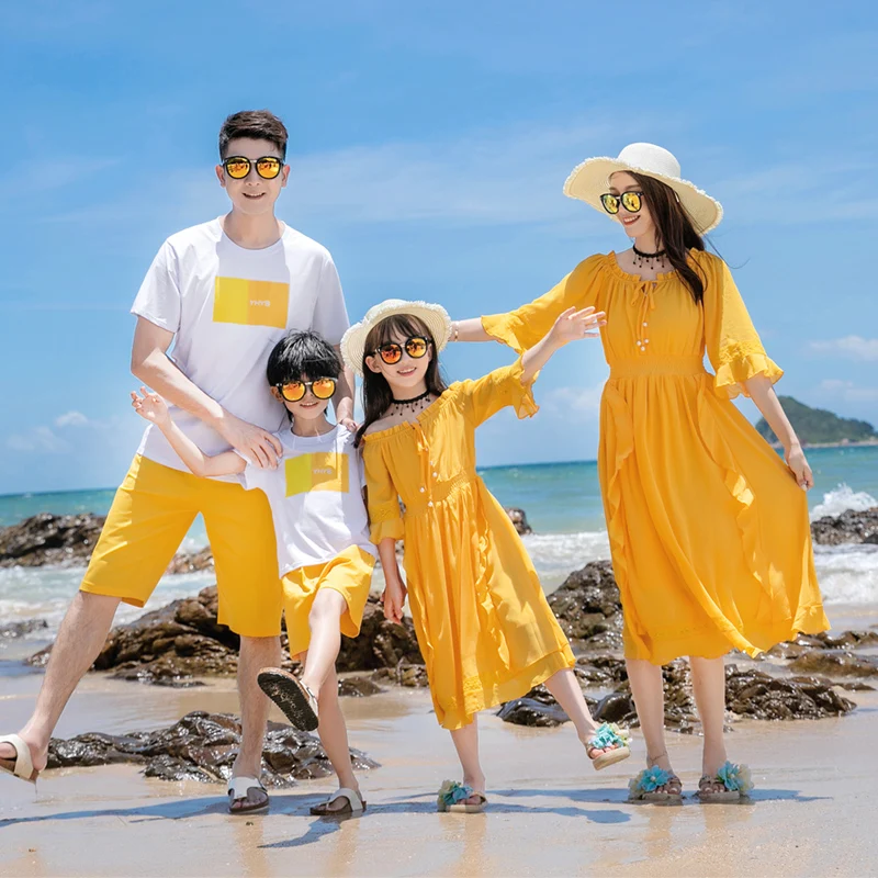 Holiday Look Family Matching Yellow Clothes Mother Daughter Resort Dress Vacation Father Son Beach Tops Shorts Two Piece Outfits