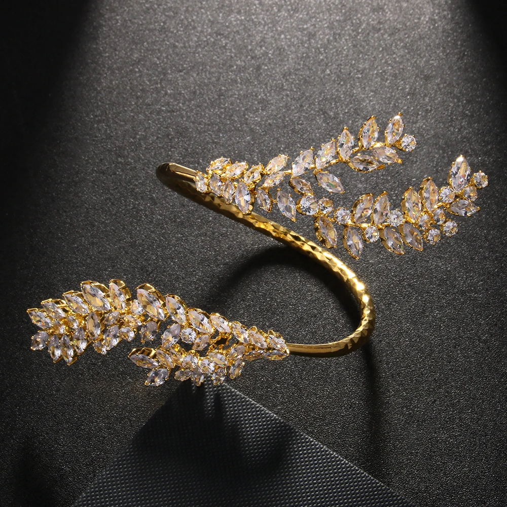 2024 Exquisite Zirconia Leaves Cuff Bracelet Bangle Bridal Hand Jewelry Gorgeous Female Indian Wedding Open Bangle Chain Gift