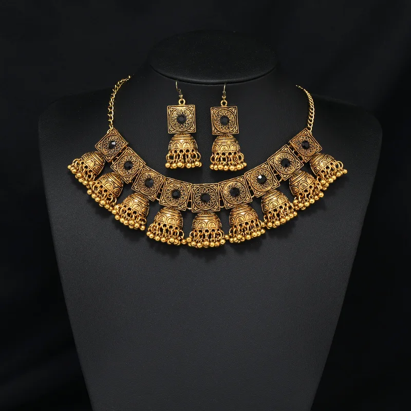 

Vintage Personalized Jewelry Set Golden Short Clavicle Chain & Earring Ethnic Style Necklace Bohemian Earrings Set for Women