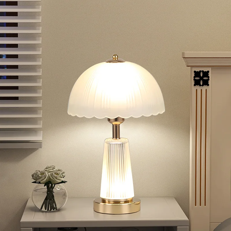 Small American retro style desk lamp, bedside, bedroom, cabinet, glass lamp, romantic dual control night light, energy-sa