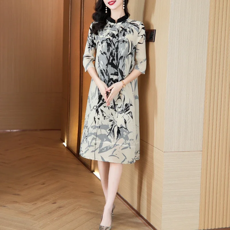 Miyake Stylish Chinese-Inspired Dress for Women, Autumn New Arrival, Neo-Traditional Bamboo Leaf Design, Elegant and Graceful