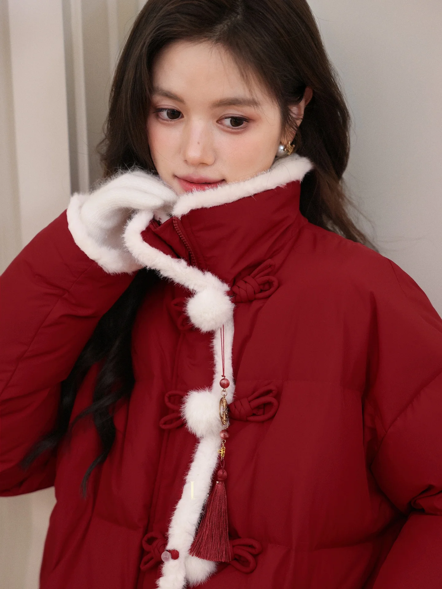 

Красная женская куртка-пуховик с воротником-стойкой, повседневная верхняя одежда, 90% пухового наполнителя, новый китайский стиль