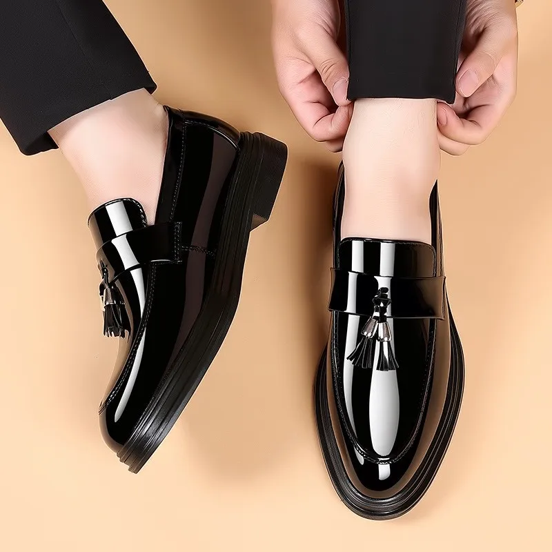 Sepatu pantofel pria, Kasut bisnis kulit paten hitam Slip-on, tumit bulat musim semi musim gugur mewah Oxfords kasual ukuran 48