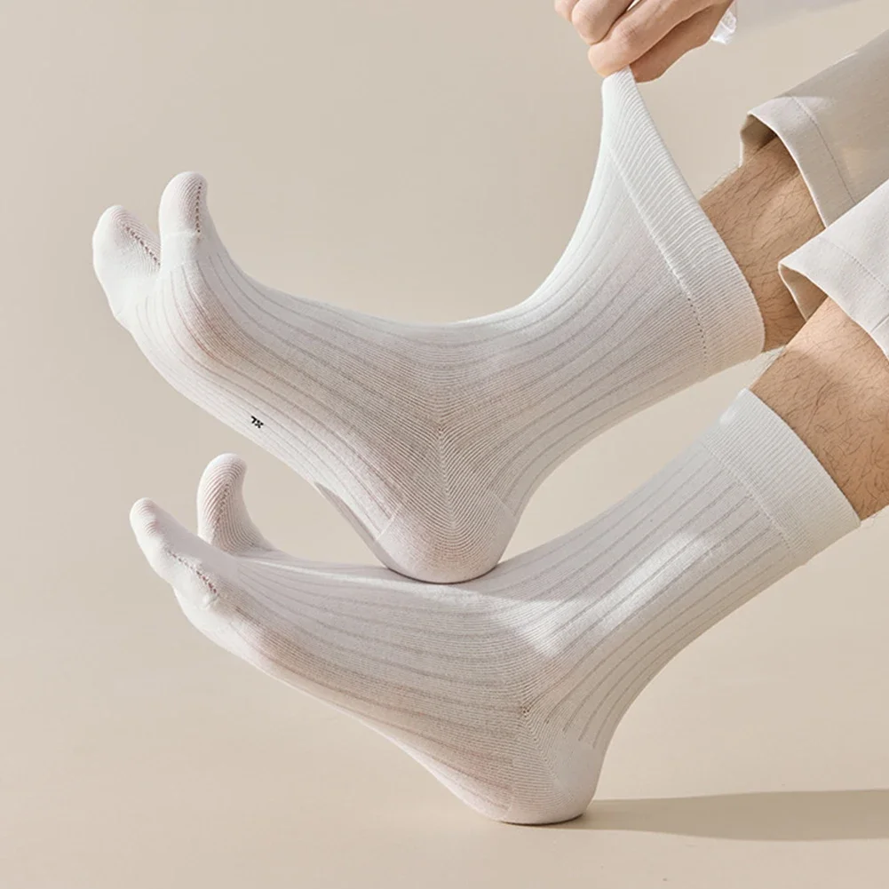 Рисунок 6 - 1 пара мужских носков с двумя пальцами