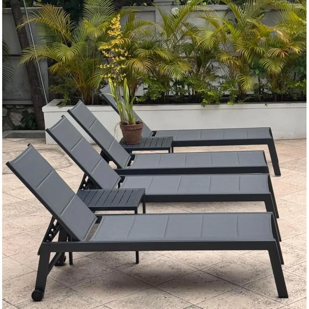 

Set o 2 Patio Lounge Chair with Wheels and Side Table Pool Chaise Lounge Chair or Outdoor Backyard Poolside Grey