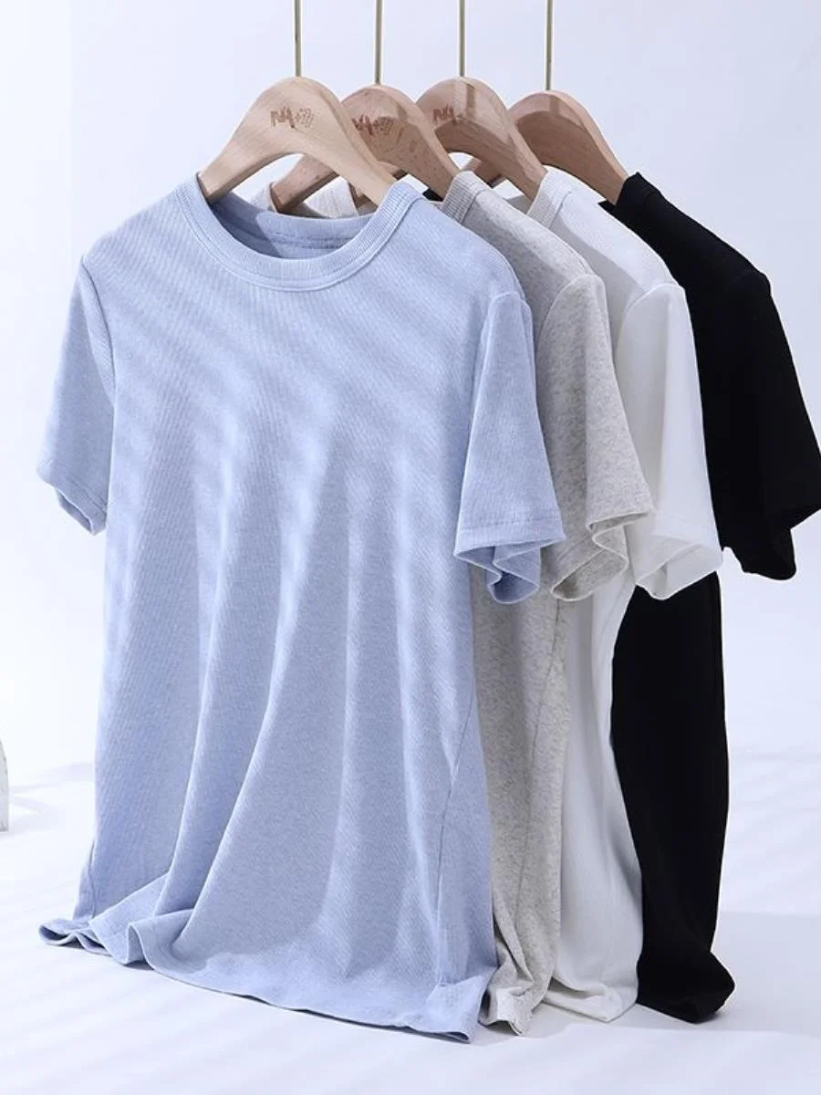 camiseta-feminina-de-seda-gelada-solta-de-manga-curta-verao-tamanhos-grandes-ate-200-libras-casual-com-efeito-emagrecedor-listras-verticais-gola-redonda-e-bolso-na-manga