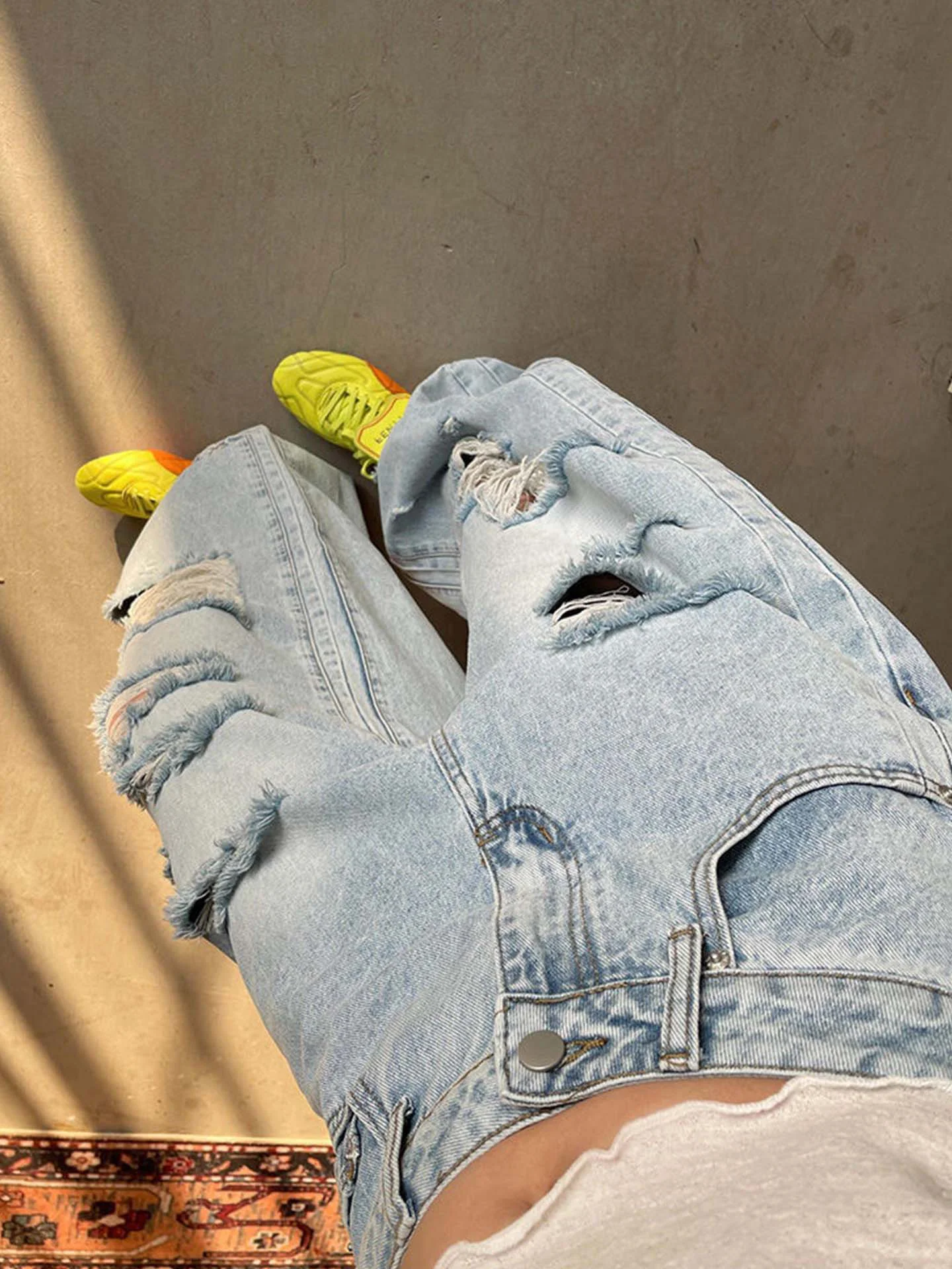 กางเกงยีนส์ทรงหลวมขากว้างสไตล์อเมริกันย้อนยุคสำหรับผู้หญิง เอวสูง ติดกระดุม ลุคฟอกสี สไตล์ลำลอง สีพื้น เหมาะสำหรับใส่ในฤดูใบไม้ร่วง