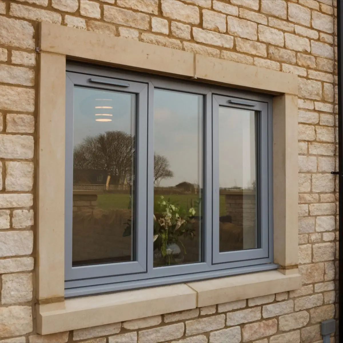 

Custom Residential Casement Window for House Apartment Waterproof Double Glazed Thermally Break Aluminum Tilt and Turn Windows