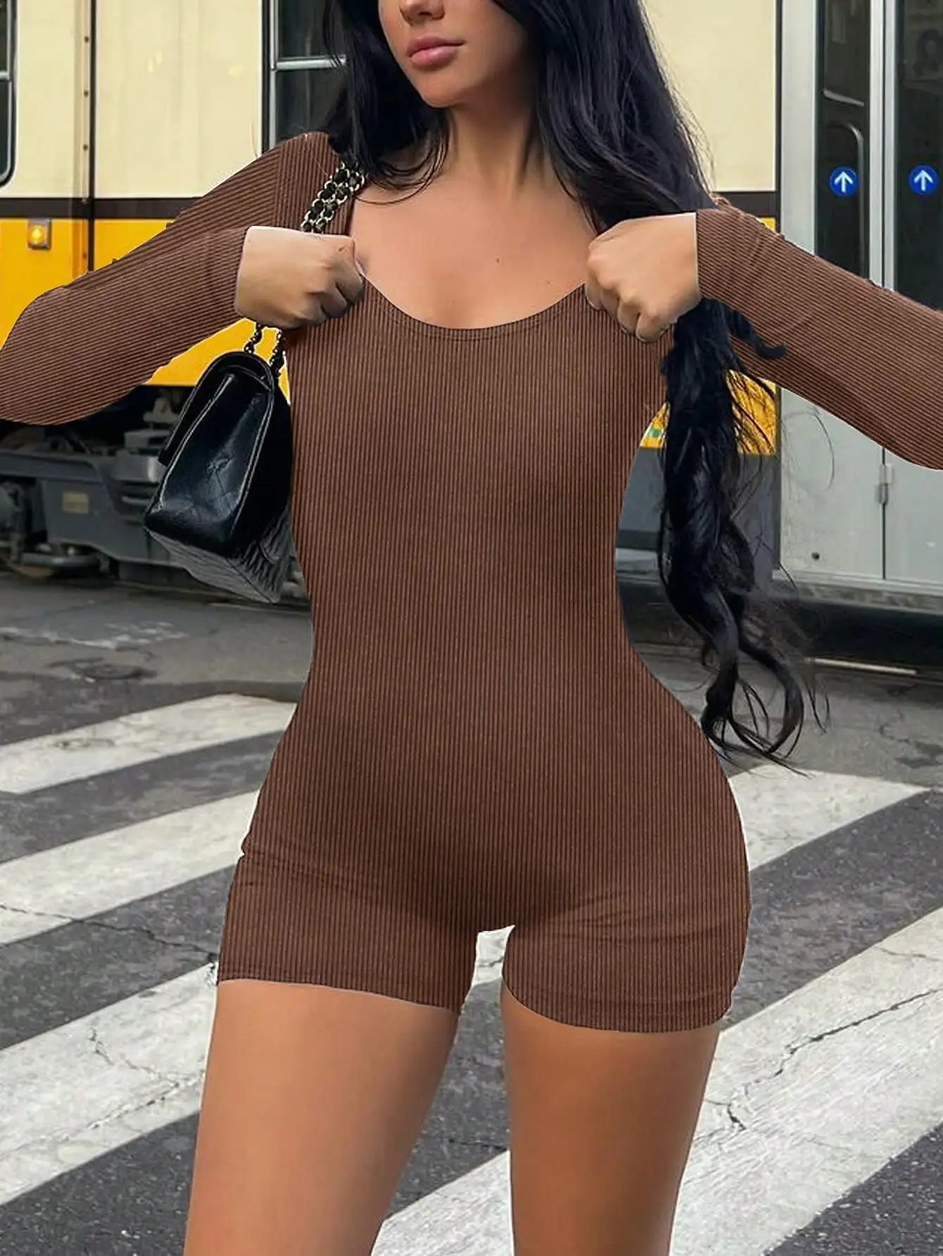 

BWQ Women's Round Neck Slim Jumpsuit, Minimalist Design, Suitable For Graduation Season & Independence Day