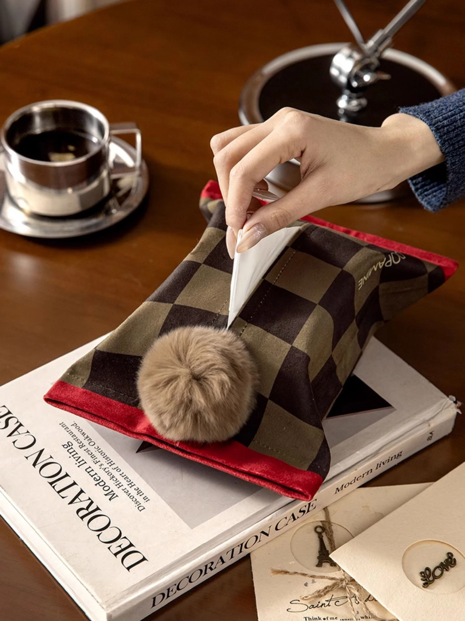 

Modern Home Use Berlin Paper Towel Holder Car Mounted Tissue Box Living Room Dining Table Organizer Ele Simple ...