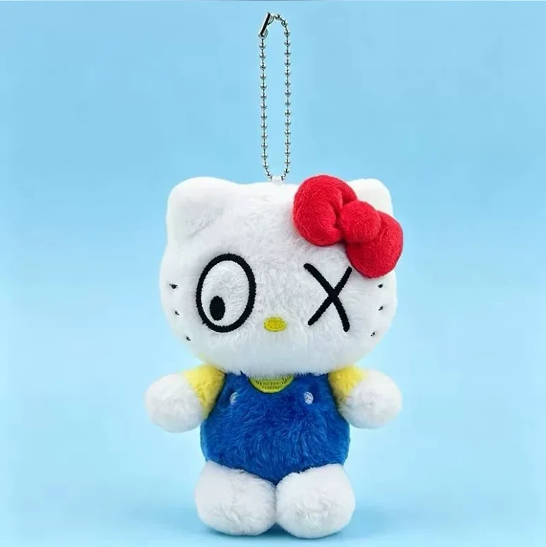Echte Sanrio Artist Series Cross-Eye Hello Kitty pluche hanger, rode strik, blauwe overall & roze bloem, rode outfit, zachte pluche sleutelhanger