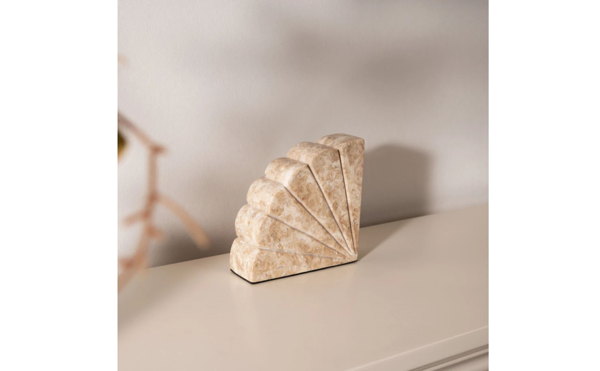 Marbled Shell-shaped Bookends Stable Base Artisan Crafted Neutral Shelf Support for Home and Office Organization