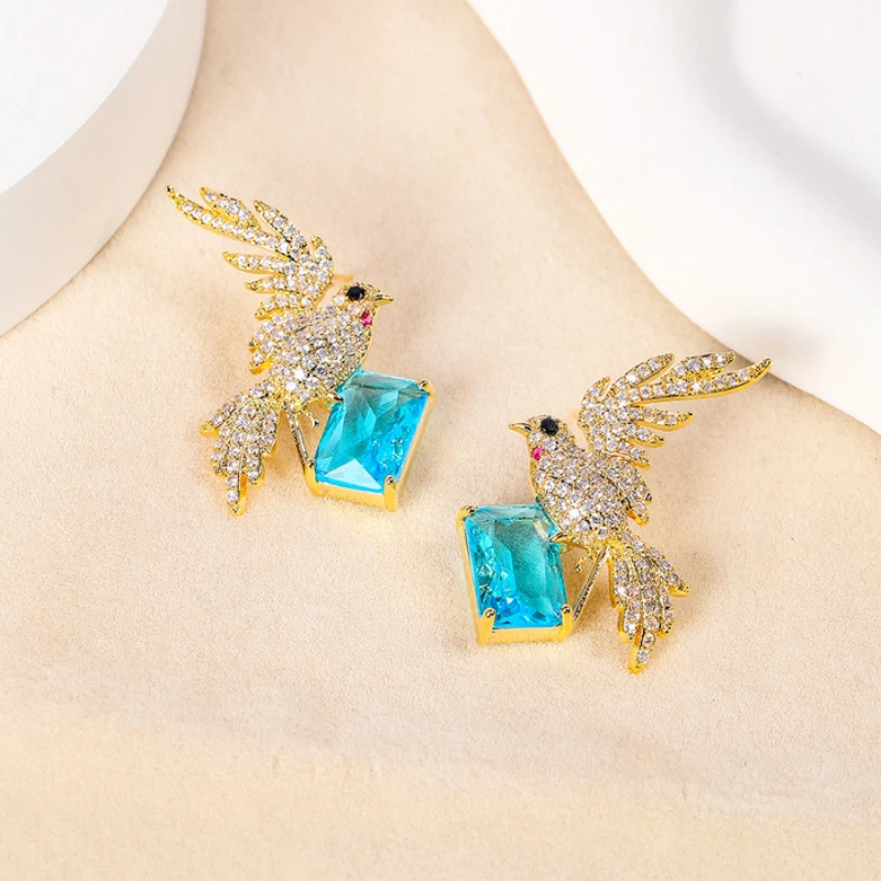 Exquisite Cut Bird Earrings Yellow Gold Plated Sea Blue Zircon 925 Silver Needle Ear Stud Ladies Elegant Luxury Banquet Jewelry