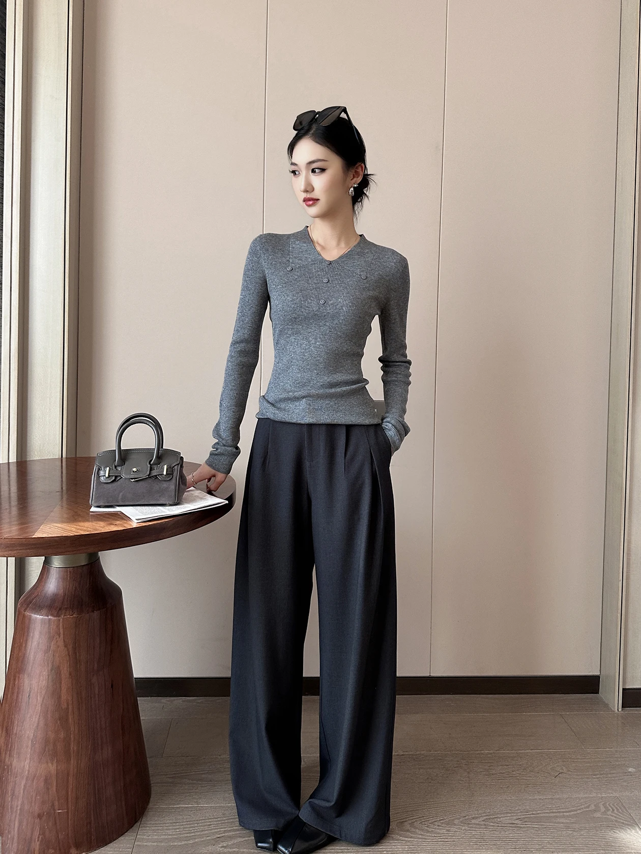 Pantaloni da Completo a Vita Alta da Donna, Nuova Collezione Primavera 2026, Eleganti e Semplici, Morbidi e Fluidi, a Gamba Dritta, Lunghi, per il Lavoro