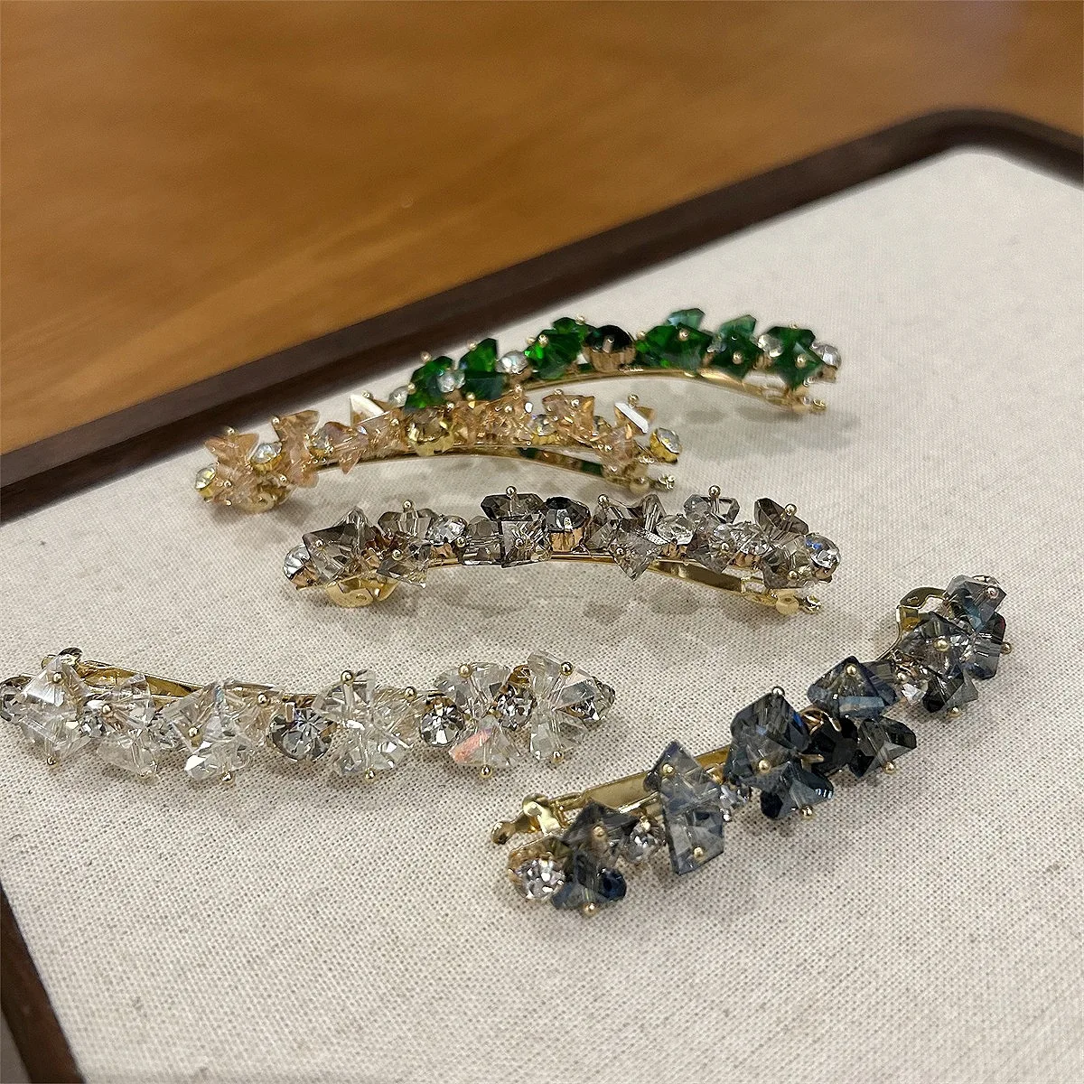 

Изящная заколка для волос ручной работы со стразами, прямая заколка-автомат, универсальный аксессуар для волос с кристаллами для взрослых