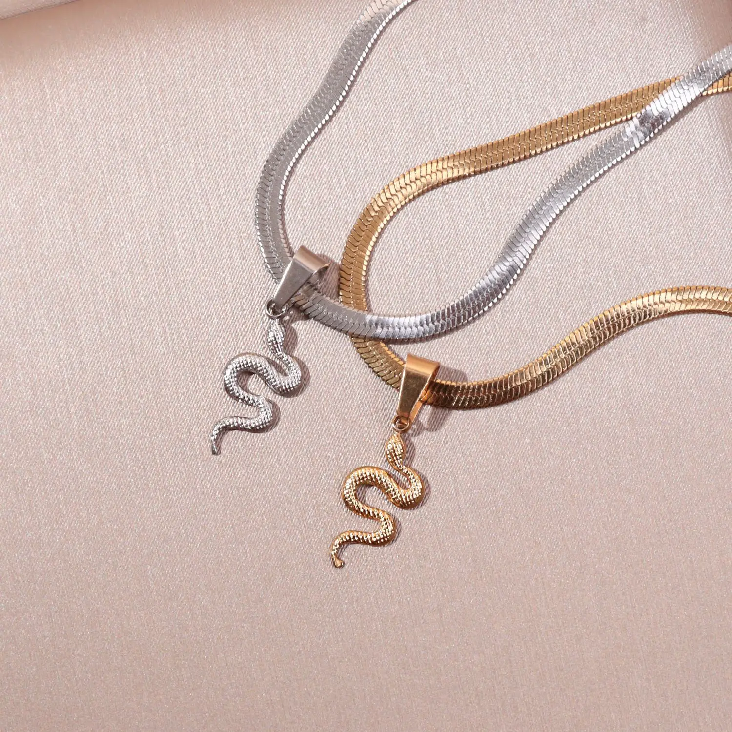 3mm Width Women Stainless Steel Flat Blade Chain Snake Pendant Necklace for Men Women Trendy Accessory Choker Jewelry Gift