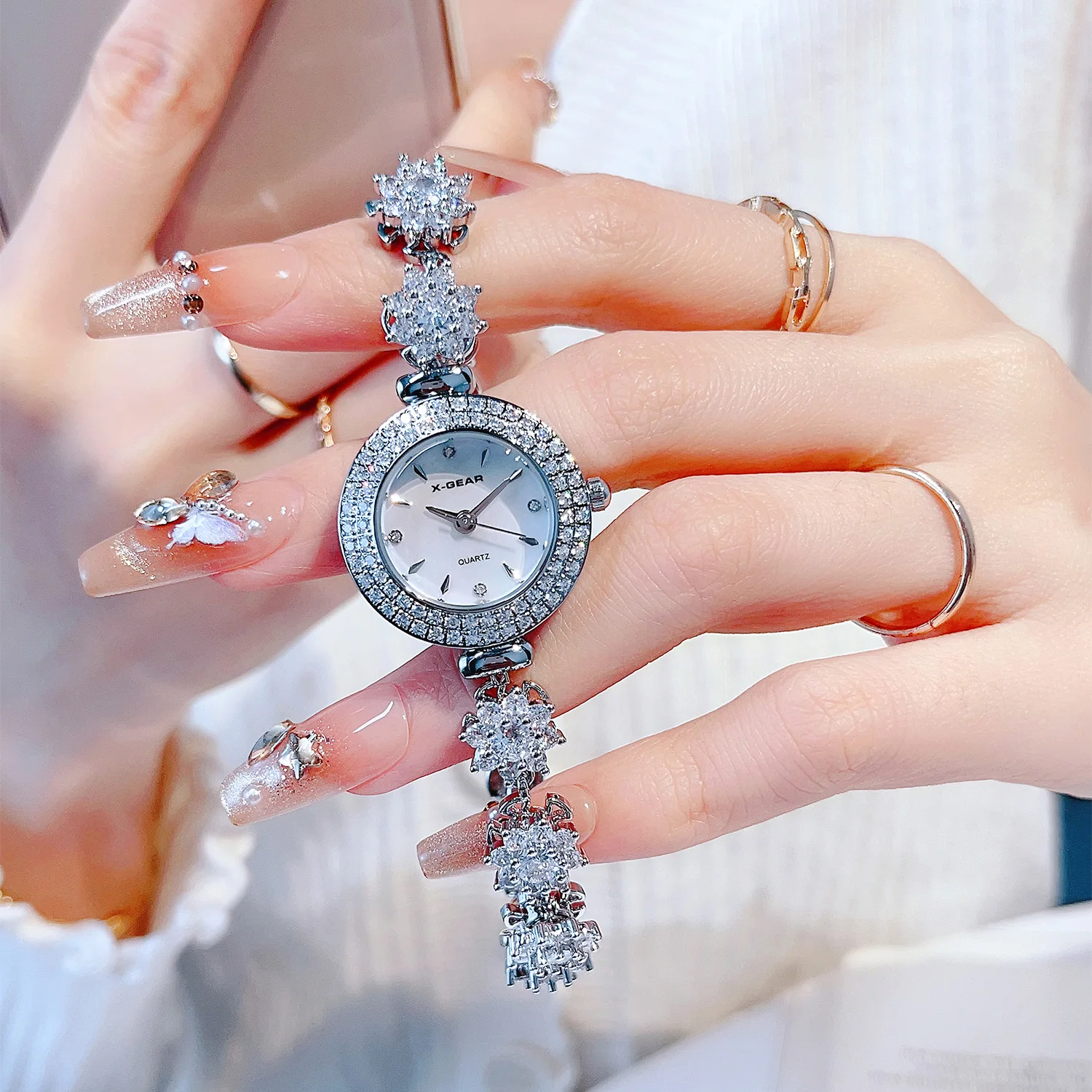 Quartz ladies' watch gift for girlfriend temperament bracelet fashionable diamond crystal waterproof ladies watch gift