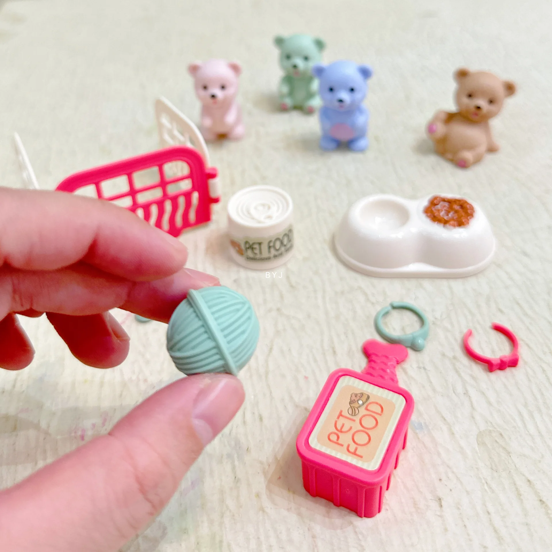 Set di giocattoli per animali domestici carini per bambini Orso di cartone animato Bagno Casa da gioco Giocattoli Accessori per scene fai-da-te Giocattoli interattivi per ragazze Regali di compleanno