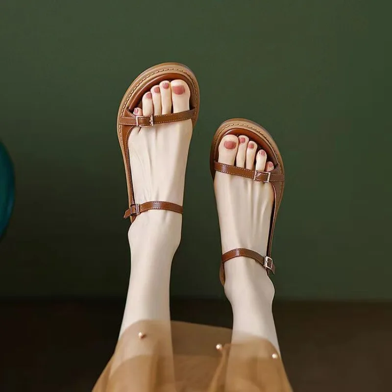 

Women's Summer Casual Retro Roman Sandals Versatile One-Buckle Outdoor Footwear with Soft Rubber Anti-Slip Sole for Students