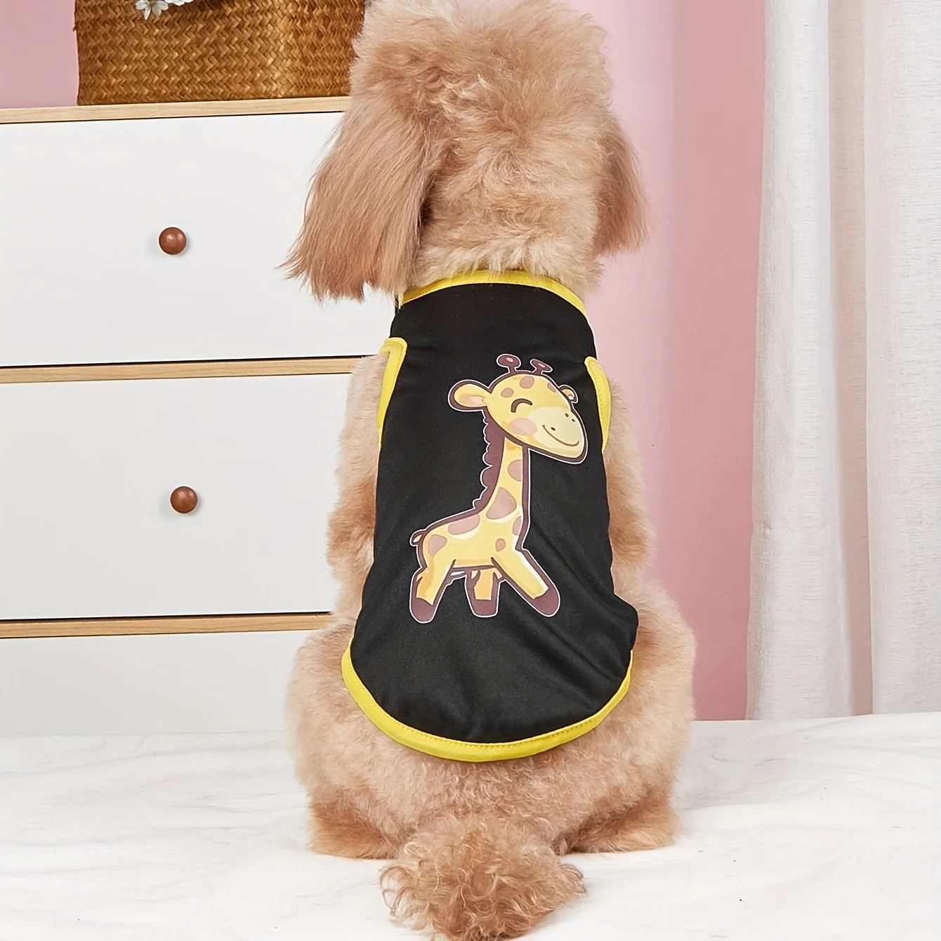 Pet clothes: dog and cat vest, light, breathable, comfortable, black stitching, yellow, clothes with giraffe print, simple, gene