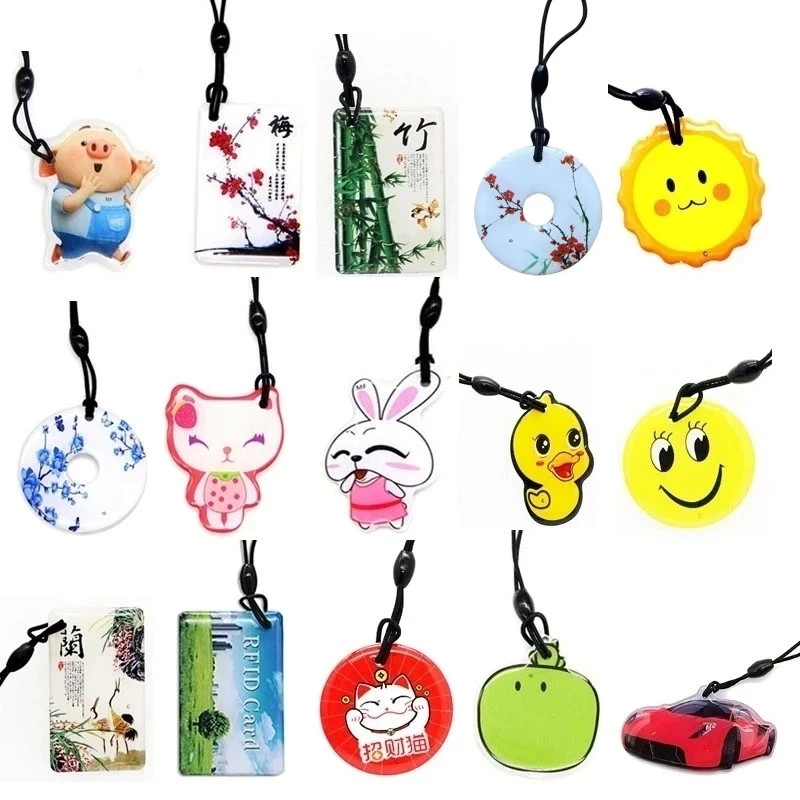 EM4305 T5577 الموجودة في قاعدة المفتاح رمز العلامة 125 كيلو هرتز إعادة الكتابة تتفاعل رقاقة فارغة الكرتون للكتابة شارة مفاتيح فوب لبطاقة التحكم في الوصول #1