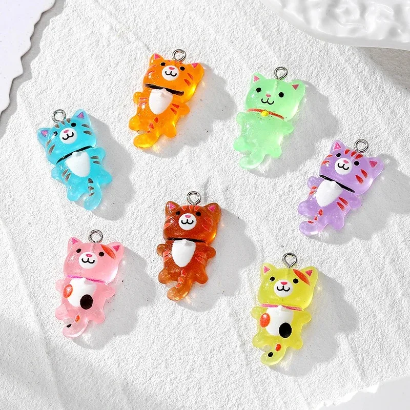 10 Stück Groß Großhandel leuchtende Katze Harz Charms Kawaii Cartoon Kätzchen Anhänger für Ohrring DIY Schmuck machen
