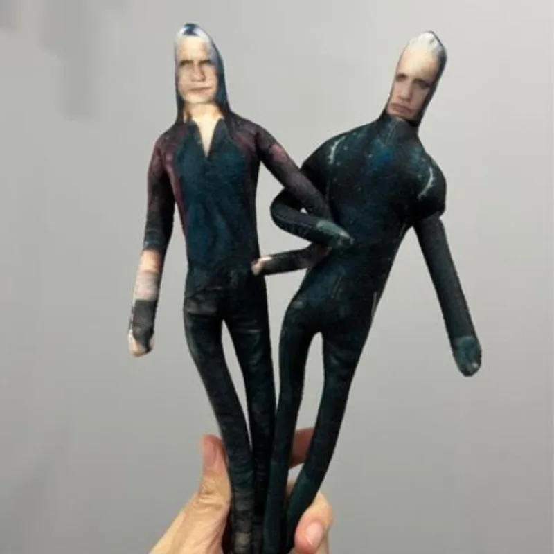 

Плюшевая кукла Дэймон Дэйт Дэймон Мэй Край (Devil May Cry) 28 см, персонаж Верджил, с гибким каркасом из проволоки, подвижными конечностями, фигурка-реквизит, декор для комнаты