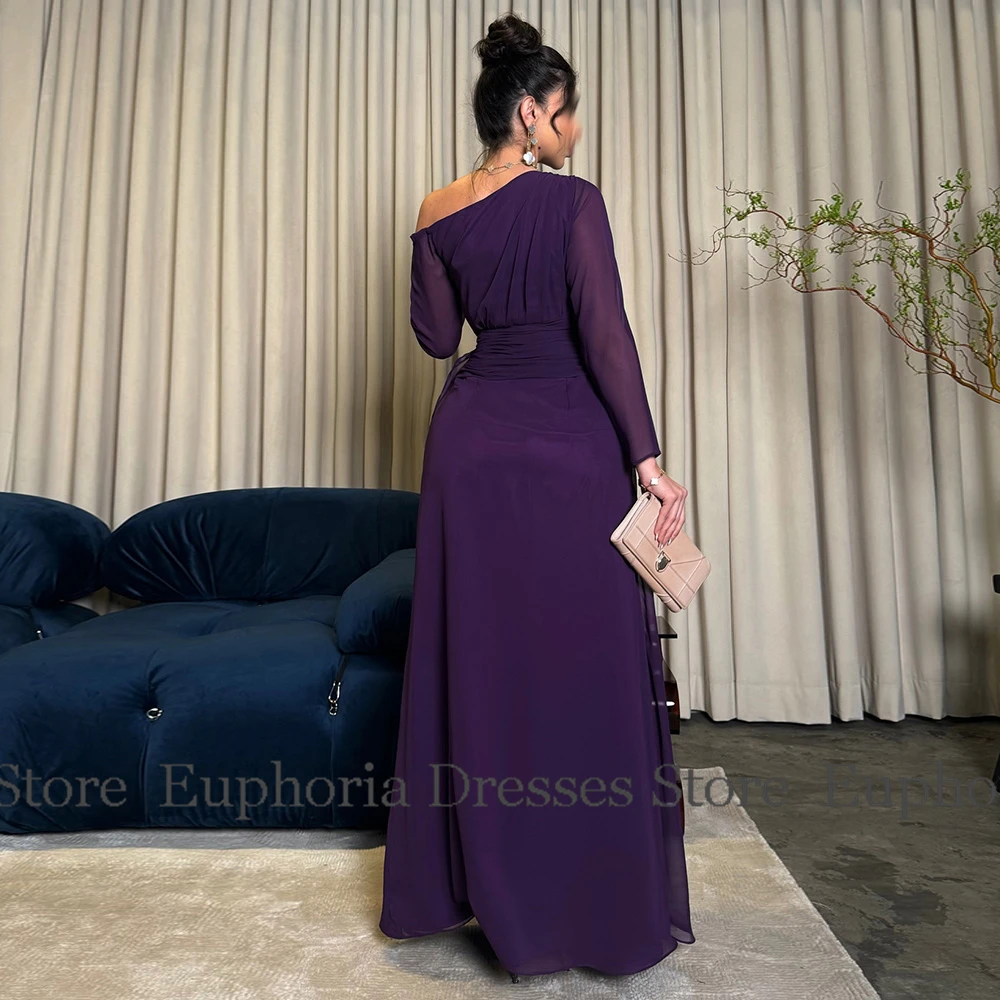 Vestidos de fiesta de Dubai Vestido de noche formal de gasa de una línea Púrpura Fuera del hombro Plisado Volantes fruncidos Vestido para ocasiones especiales Maxi