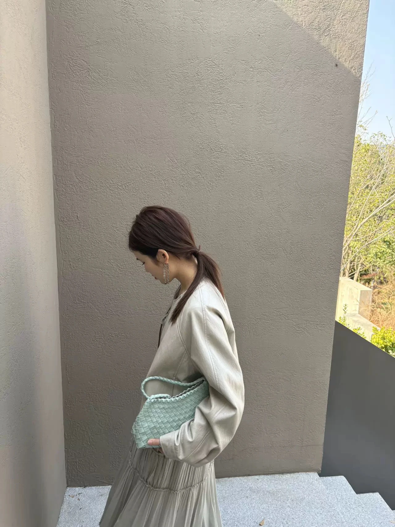 

Lilian Enxi Korean Sle round Ne PU Leather Motorcycle Jaet Versatile Outerwear Leather Coat E20863 Loose Fit Long Sve