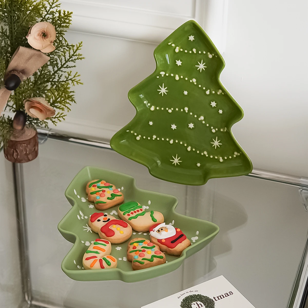 1/2Pcs Ceramic Christmas Tree Tray, Original Design Christmas Tree-Shaped Tray Dessert Plate, Suitable for Home Decoration, Christmas Party Dessert Plate, Afternoon Tea Cookie Plate, Gift Giving, Christmas Gift