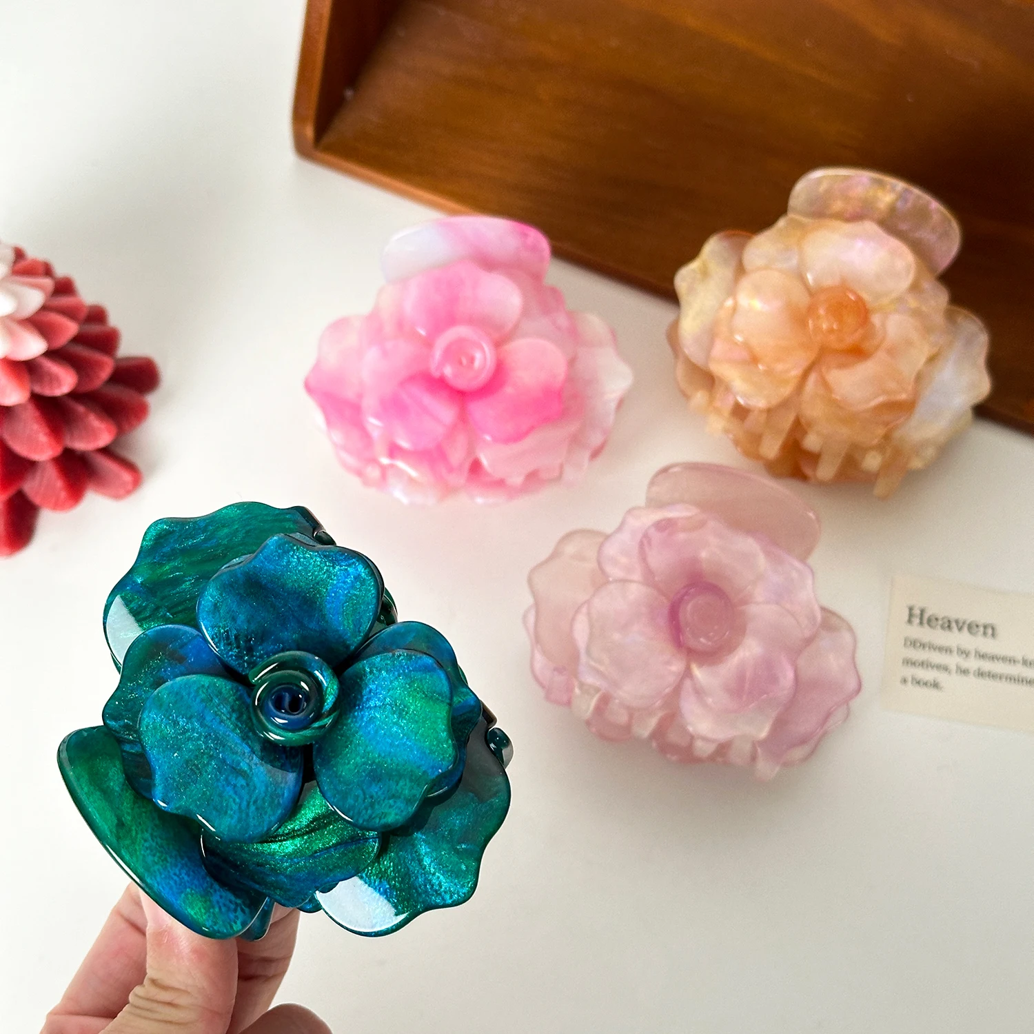 

Dowell Elegant And Versatile Acetate Hairpin Headwear With Three-dimensional Rose Claw Clips