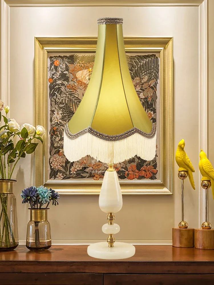 Vintage court Song Dynasty aesthetics living room table lamp Italian bedroom American creative fringed French bedside ambient la