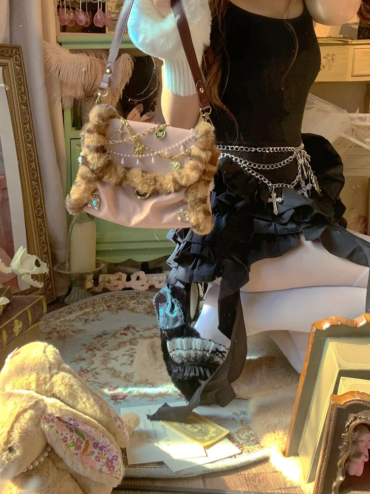 Pinkyo Original Leopard Print Lace Metal Heart Pearl Hanging Chain Handbag Retro Modern Millennium Style Shoulder Bag