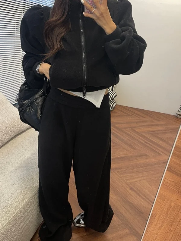 ชุดเซ็ตสองชิ้น เสื้อฮู้ดซิปขนฟูอุ่นๆ และกางเกงขายาวทรงกว้าง แฟชั่นเสื้อผ้าผู้หญิงสำหรับฤดูใบไม้ร่วงและฤดูหนาว สไตล์ลำลองและสปอร์ต